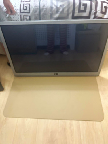 42in led flat screen tv - lg,