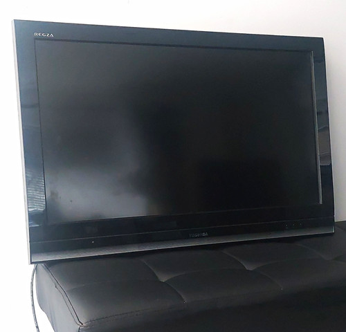 Toshiba regza 32in lcd 1080p - toshiba,