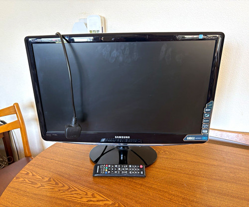 Samsung syncmaster 24in led - samsung,