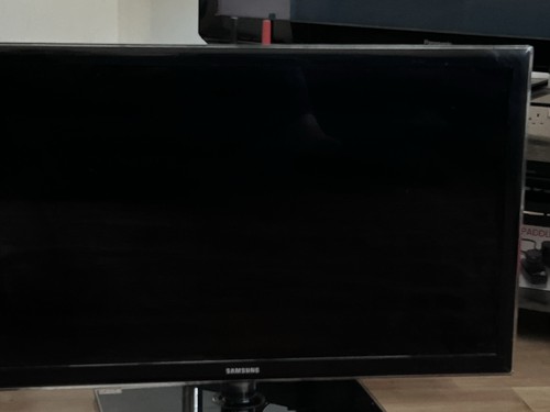 Samsung full led - 40”,
