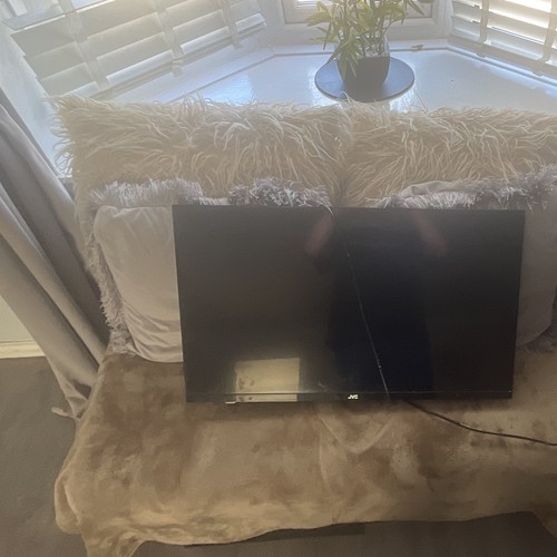 Jvc 24in led flat screen - jvc,